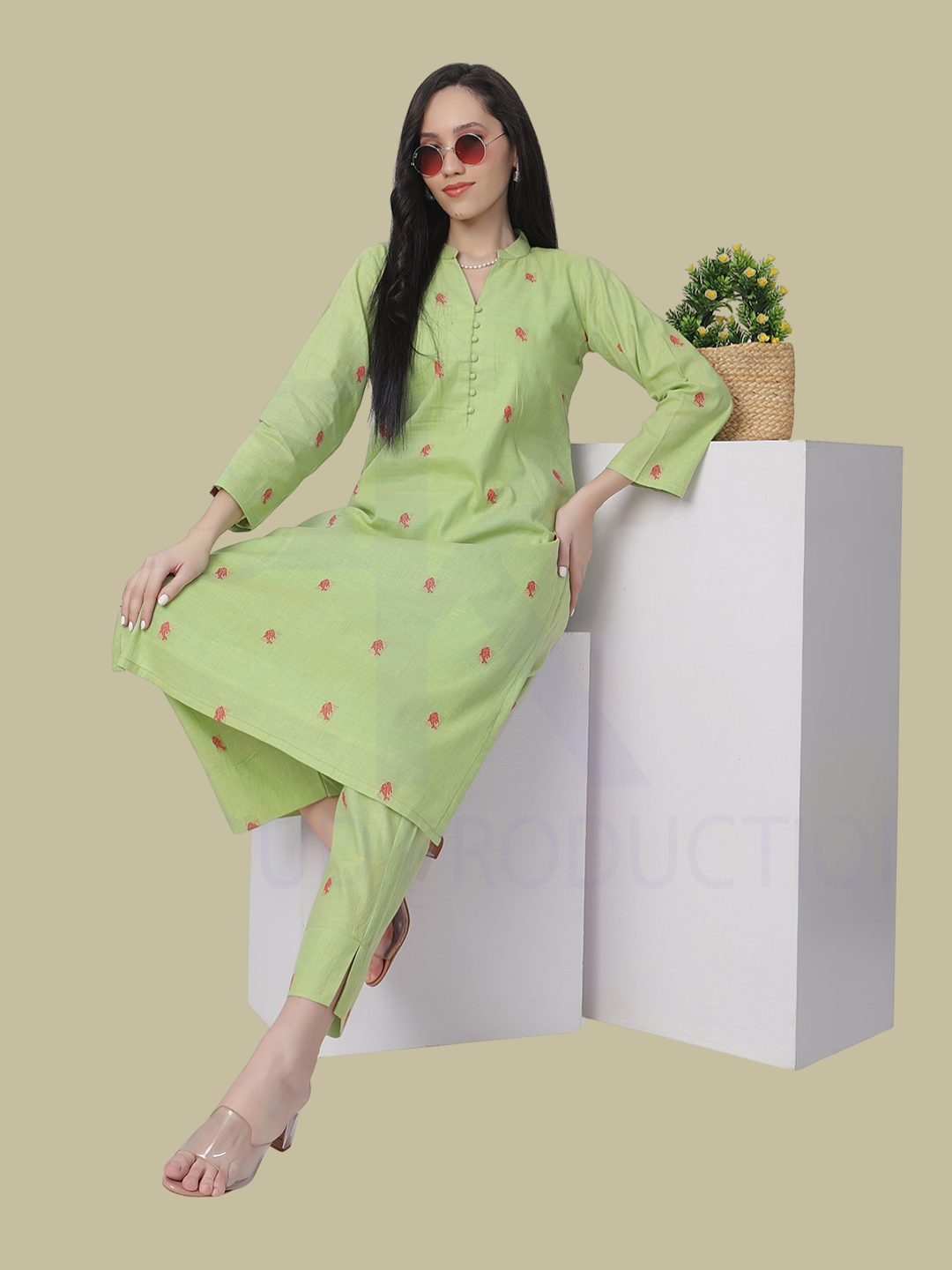 Cotton Kurti and Pant Set in Handwoven Jamdani Cotton Fabric